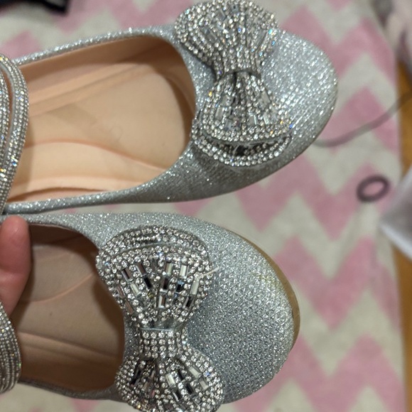 Link Kids Sparkly Silver Dress Shoes - Picture 9 of 9